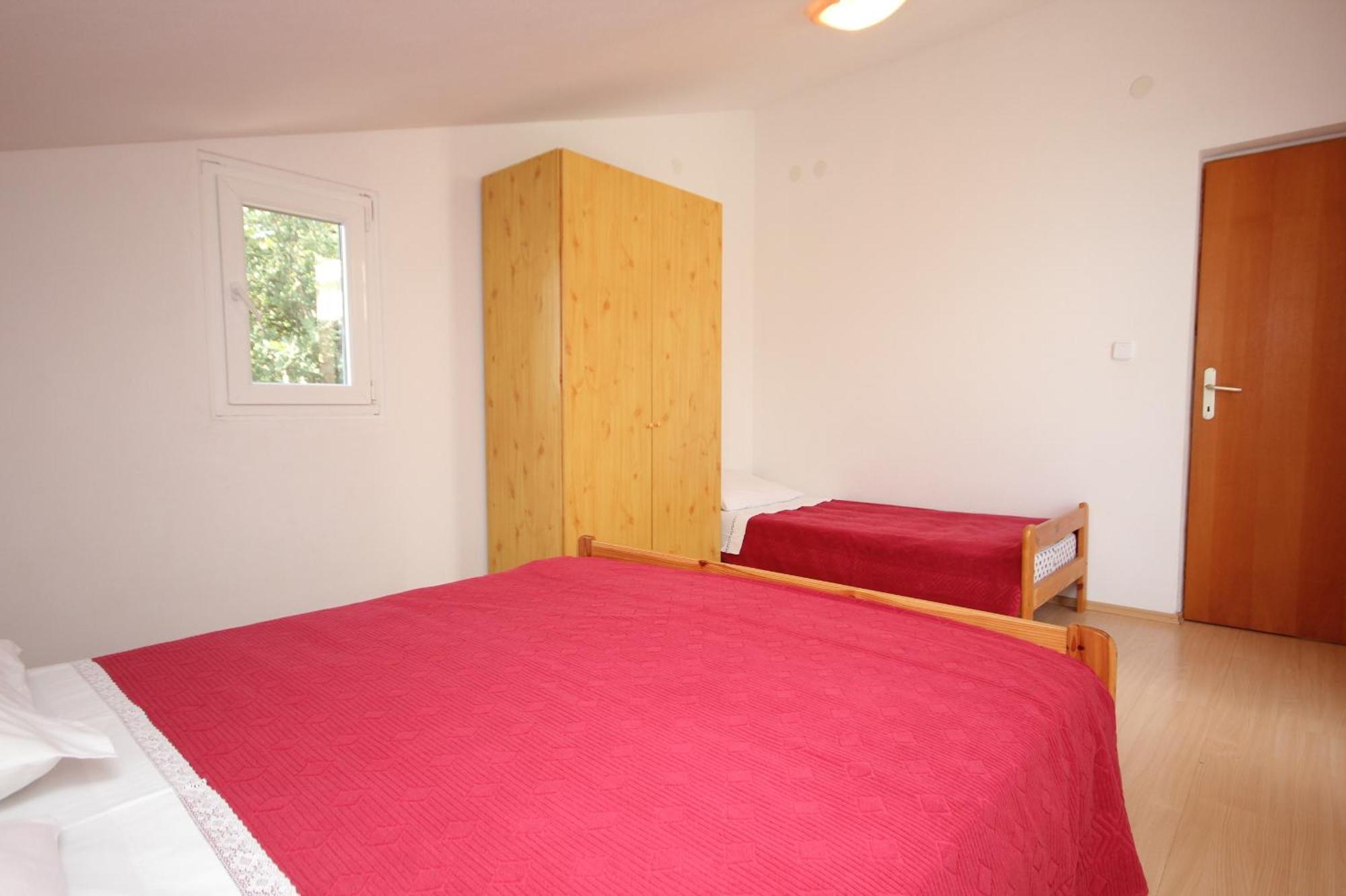 Apartments With A Parking Space Zavala, Hvar - 8912 Номер фото
